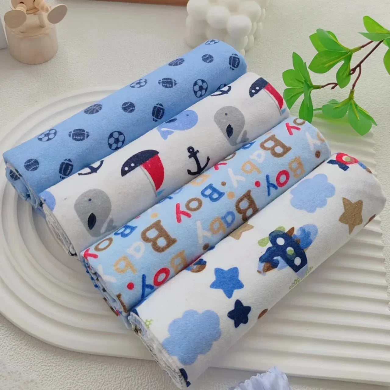 BabySnuggle™ - Lot de 4 Couvertures en Flanelle 100% Coton pour Nouveau-né, Super Douces et Absorbantes, 76x76cm - Bébé Ange