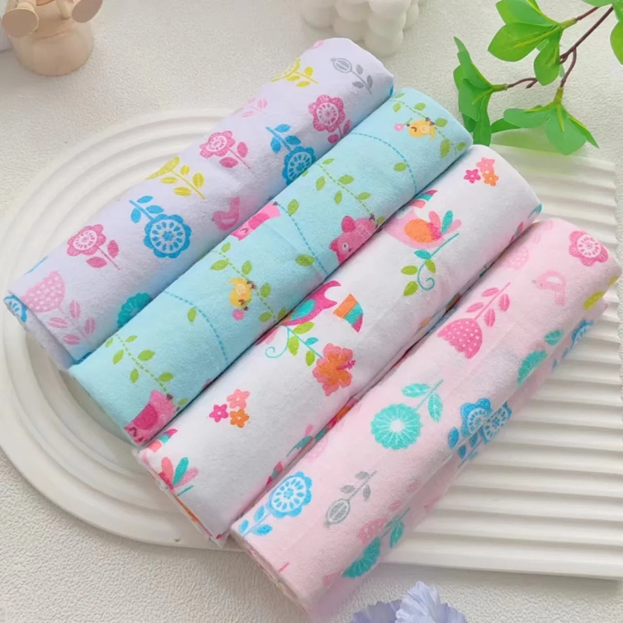 BabySnuggle™ - Lot de 4 Couvertures en Flanelle 100% Coton pour Nouveau-né, Super Douces et Absorbantes, 76x76cm - Bébé Ange