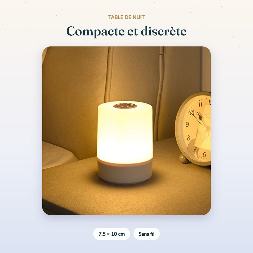Veilleuse tactile compacte posée sur une table de nuit